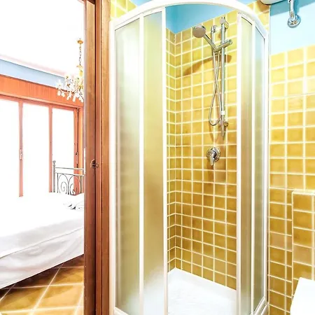 Flat Margot, Sorrento, 2br 2bt Flat, Sleeps 4, Terrace Sorrento